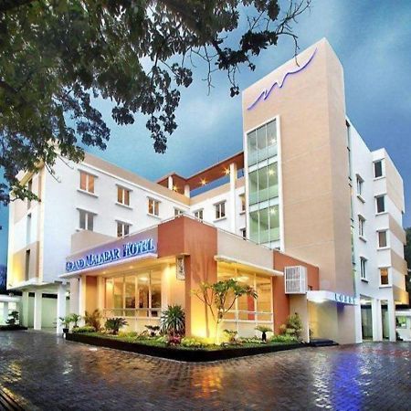 Urbanview Hotel Grand Malabar Bandung Exteriör bild