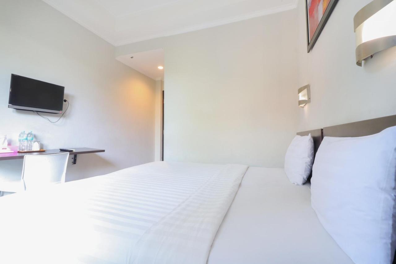 Urbanview Hotel Grand Malabar Bandung Exteriör bild