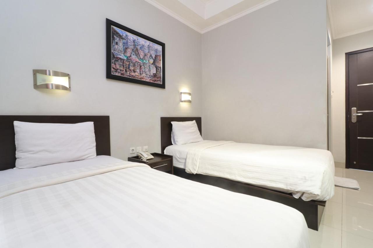 Urbanview Hotel Grand Malabar Bandung Exteriör bild