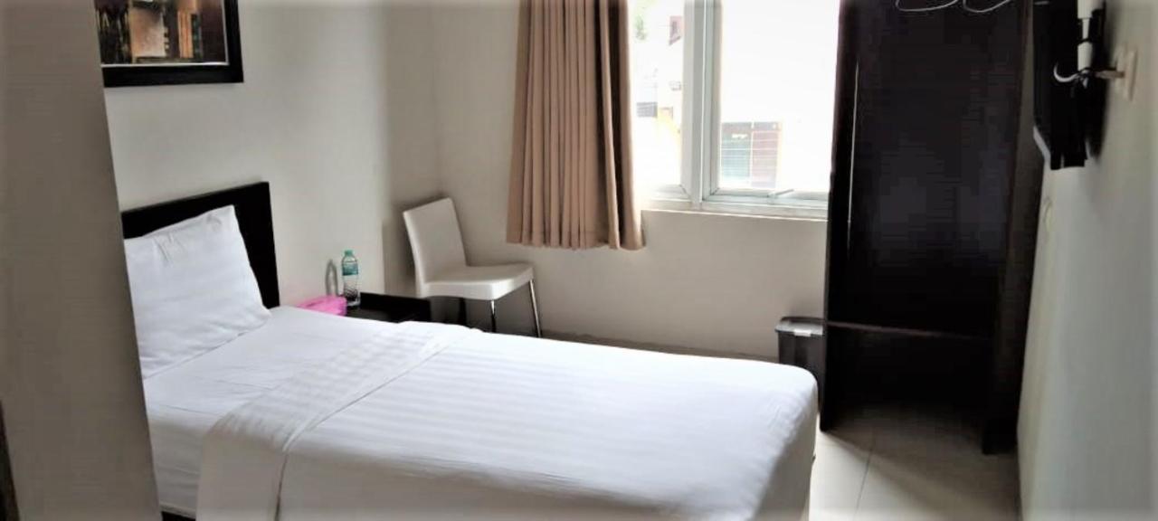 Urbanview Hotel Grand Malabar Bandung Exteriör bild