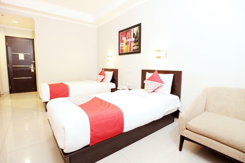 Urbanview Hotel Grand Malabar Bandung Exteriör bild